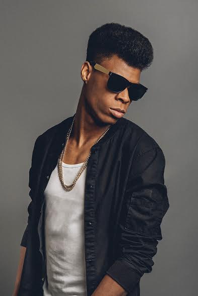 KELVIN : le clip ensoleillé de "Laisse les parler" KELVIN : le clip ensoleillé de "Laisse les parler"