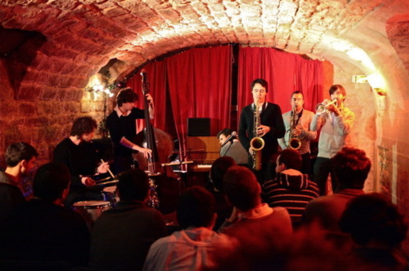 Jam session sauce acoustique à la Cave du 38Riv' Jam session sauce acoustique à la Cave du 38Riv'