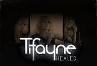 Tifayne révèle son visage après des mois de buzz dans l'ombre Tifayne révèle son visage après des mois de buzz dans l'ombre