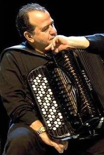 Richard Galliano réédité son hommage à Astor Piazzolla Richard Galliano réédité son hommage à Astor Piazzolla
