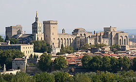 Le centre historique autour du palais des papes. Le centre historique autour du palais des papes.