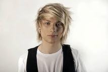 Romain Ughetto, star du net sort une version acoustique de Je n'oublierai jamais Romain Ughetto, star du net sort une version acoustique de Je n'oublierai jamais