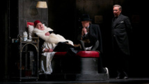 Volpone ou le renard triomphe au Théâtre de la Madeleine