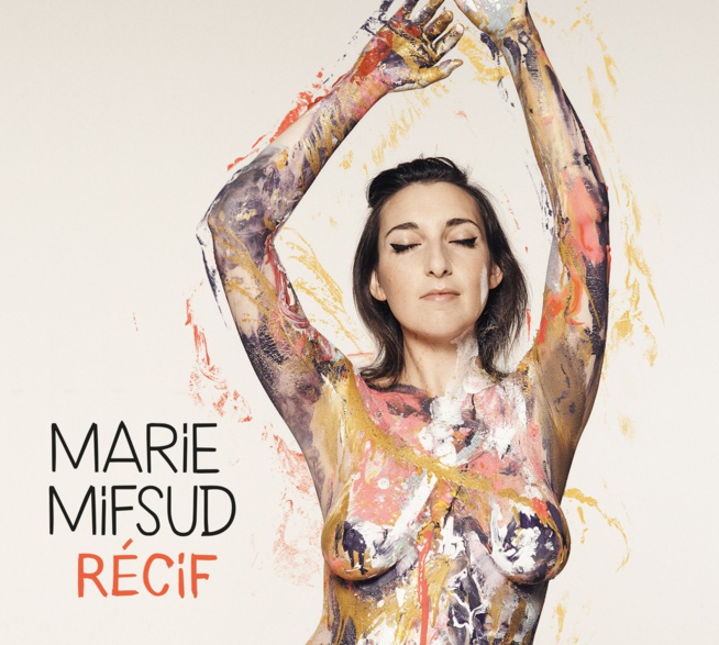 Marie Mifsud de retour avec l'album Récif et le clip Amusette