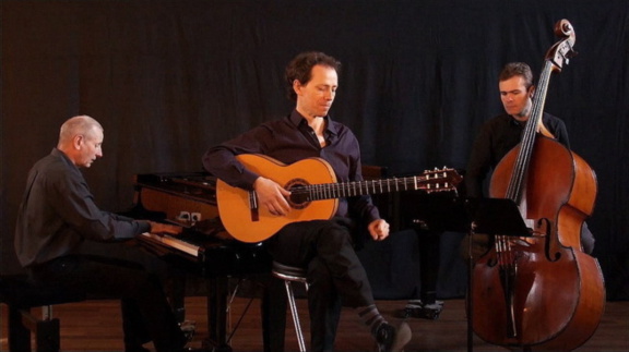 Yannick Lebossé trio : Le swing d'Ella à la Cave du 38Riv'