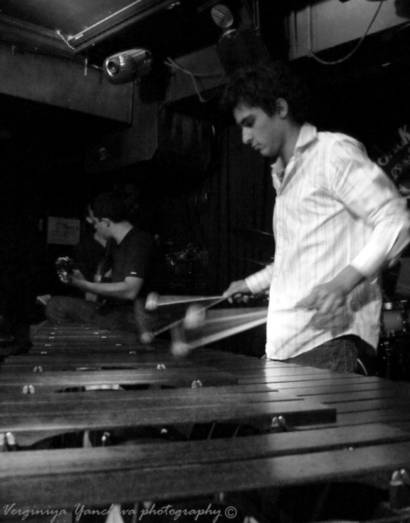 Viktor Benev, Arthur Decloedt & Simon Bernier trio à la Cave du 38Riv' Viktor Benev, Arthur Decloedt & Simon Bernier trio à la Cave du 38Riv'