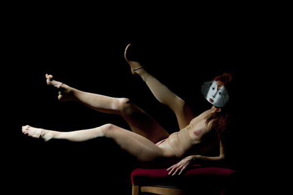 « Sous ma peau, la manège du désir », de Geneviève de Kermabon - Festival d'Avignon off du 6 au 31 juil. 2013 à 15h20 - Théâtre Les 3 soleils « Sous ma peau, la manège du désir », de Geneviève de Kermabon - Festival d'Avignon off du 6 au 31 juil. 2013 à 15h20 - Théâtre Les 3 soleils