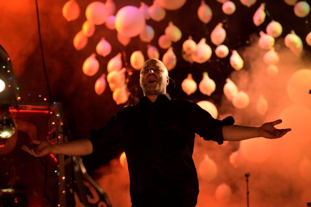 Si loin si proche Si loin si proche