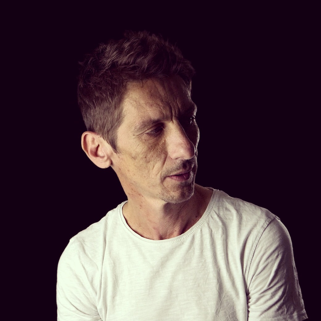 Thomas Cousin, artiste sans Nom d'artiste Thomas Cousin, artiste sans Nom d'artiste