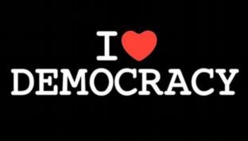 démocratie nom féminin (grec dêmokratia) démocratie nom féminin (grec dêmokratia)