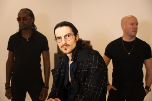Louis Arlette sort un single électro passionnant ! Voici Carnaval ! Louis Arlette sort un single électro passionnant ! Voici Carnaval !