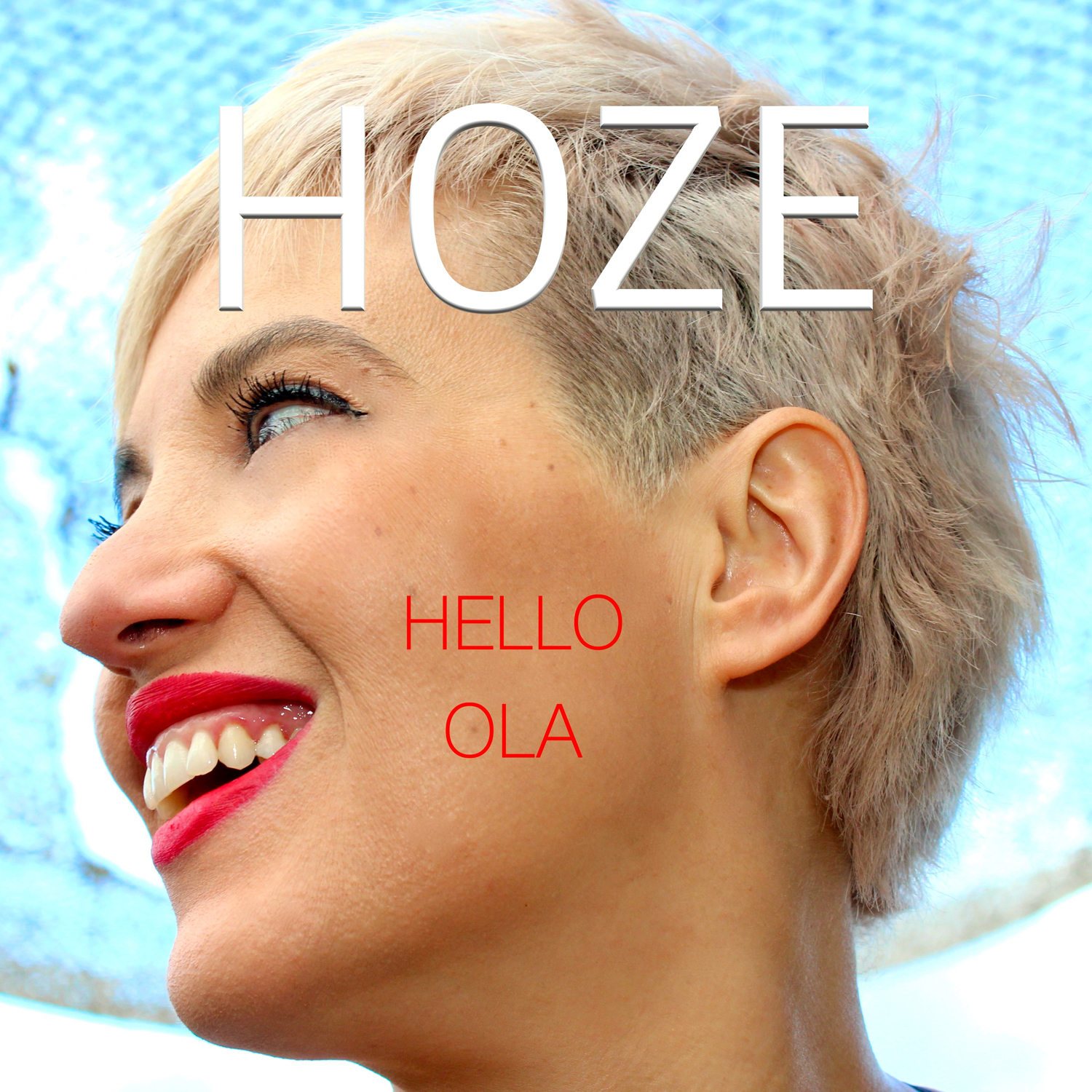 Hoze sort un clip très joyeux Hello Ola