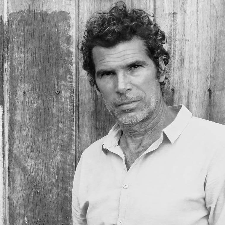 Didier Sustrac invite Princess Erika à chanter Langue de Bois Didier Sustrac invite Princess Erika à chanter Langue de Bois