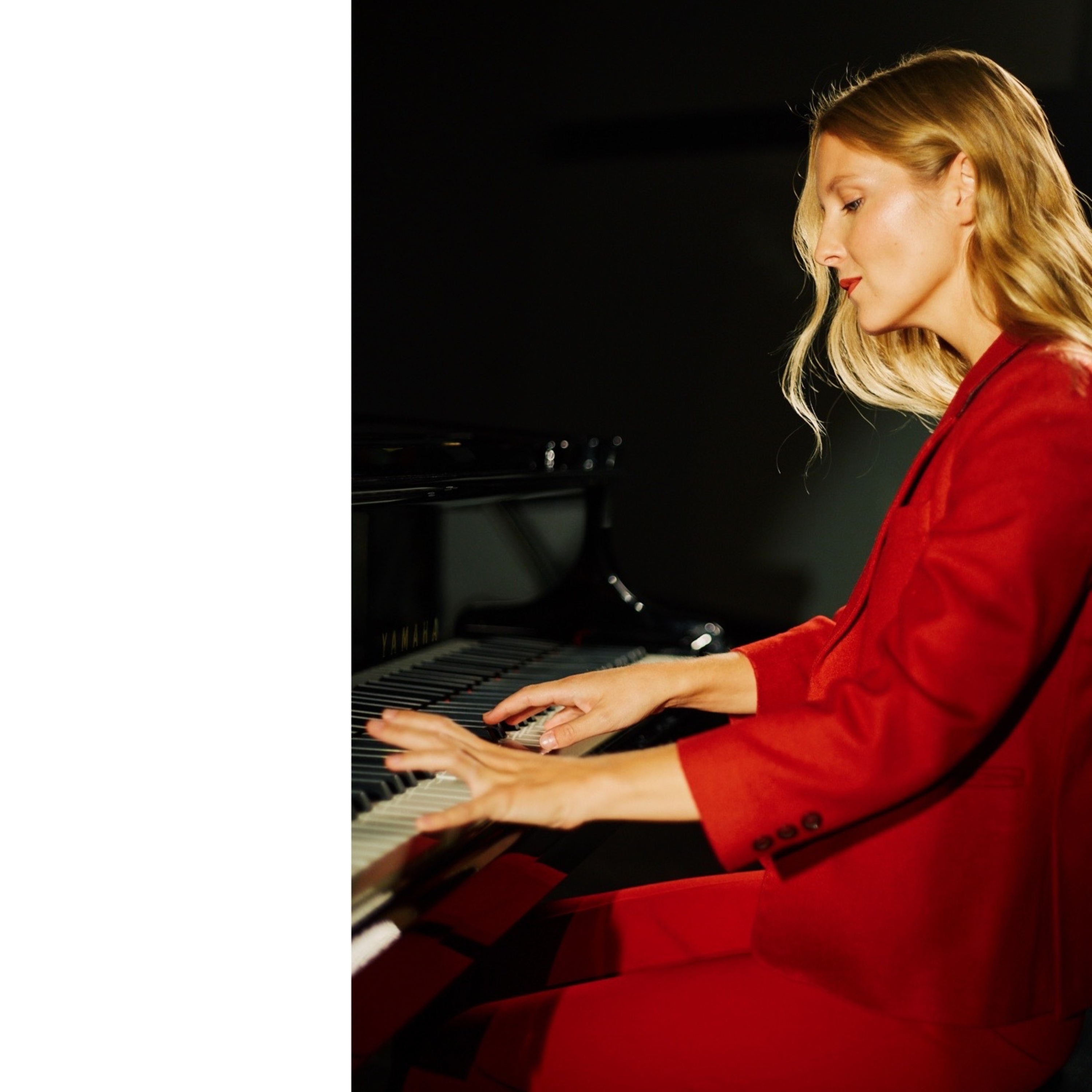 Turquoise M confie son admiration avec A Mon Piano Turquoise M confie son admiration avec A Mon Piano