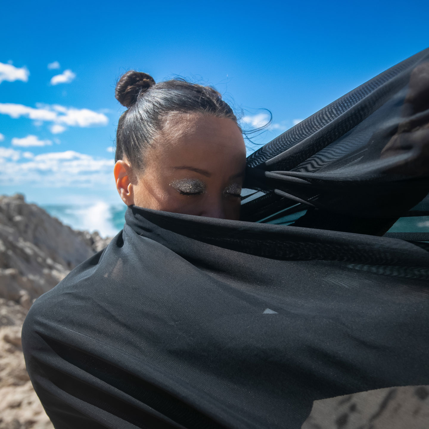 Elodie Rama et Akhenaton ensemble sur Indigo en clip vidéo Elodie Rama et Akhenaton ensemble sur Indigo en clip vidéo