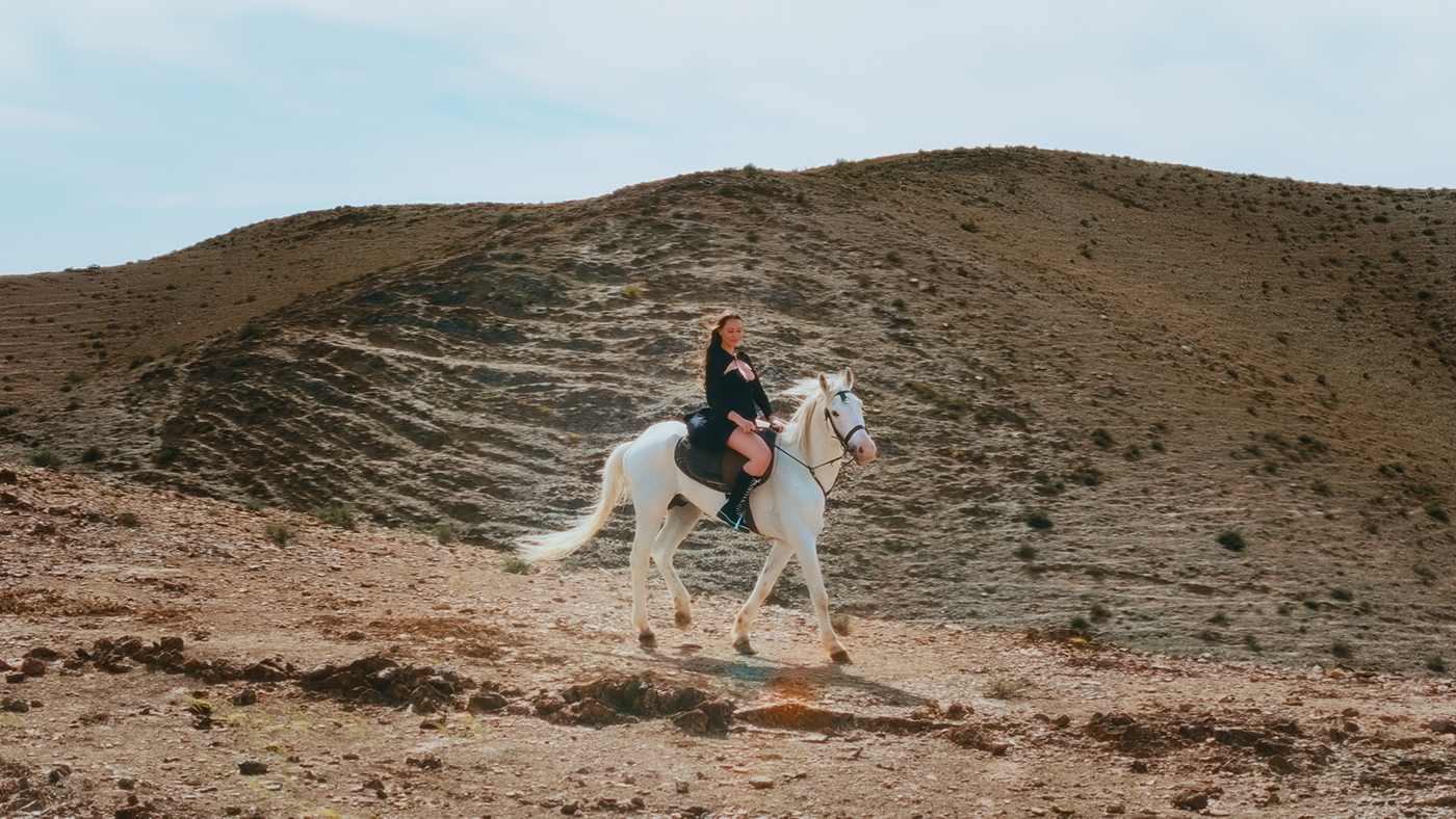 Osinaël sort l'envoûtant clip officiel de J'adore Osinaël sort l'envoûtant clip officiel de J'adore