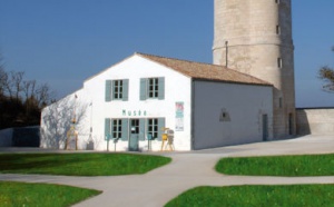 Visite de La Vieille Tour des Baleines Construite en 1682 par l'architecte AUGIER