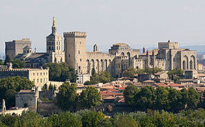 Avignon : en août, le Palais des Papes  est ouvert la nuit