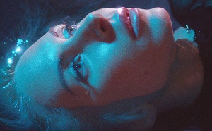 Nina Rossell en proie aux Idées Noires, son nouveau clip Nina Rossell en proie aux Idées Noires, son nouveau clip