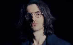 Louis Arlette trouve la rédemption avec l'album Chrysalide Louis Arlette trouve la rédemption avec l'album Chrysalide