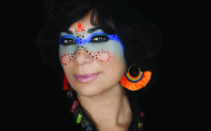 Sophia Charaï, la diva marocaine, présente Blue Nomada !