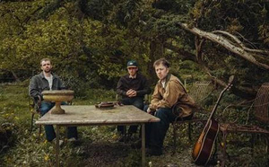 KINGFISHR poursuit son ascension avec « How Lonely »