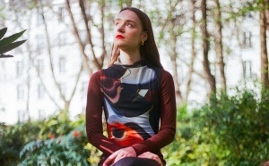 Ella Lewis dévoile « Drive », un nouveau chapitre sensible avant la sortie de son premier EP
