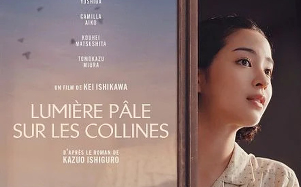 Lumière Pâle Sur Les Collines